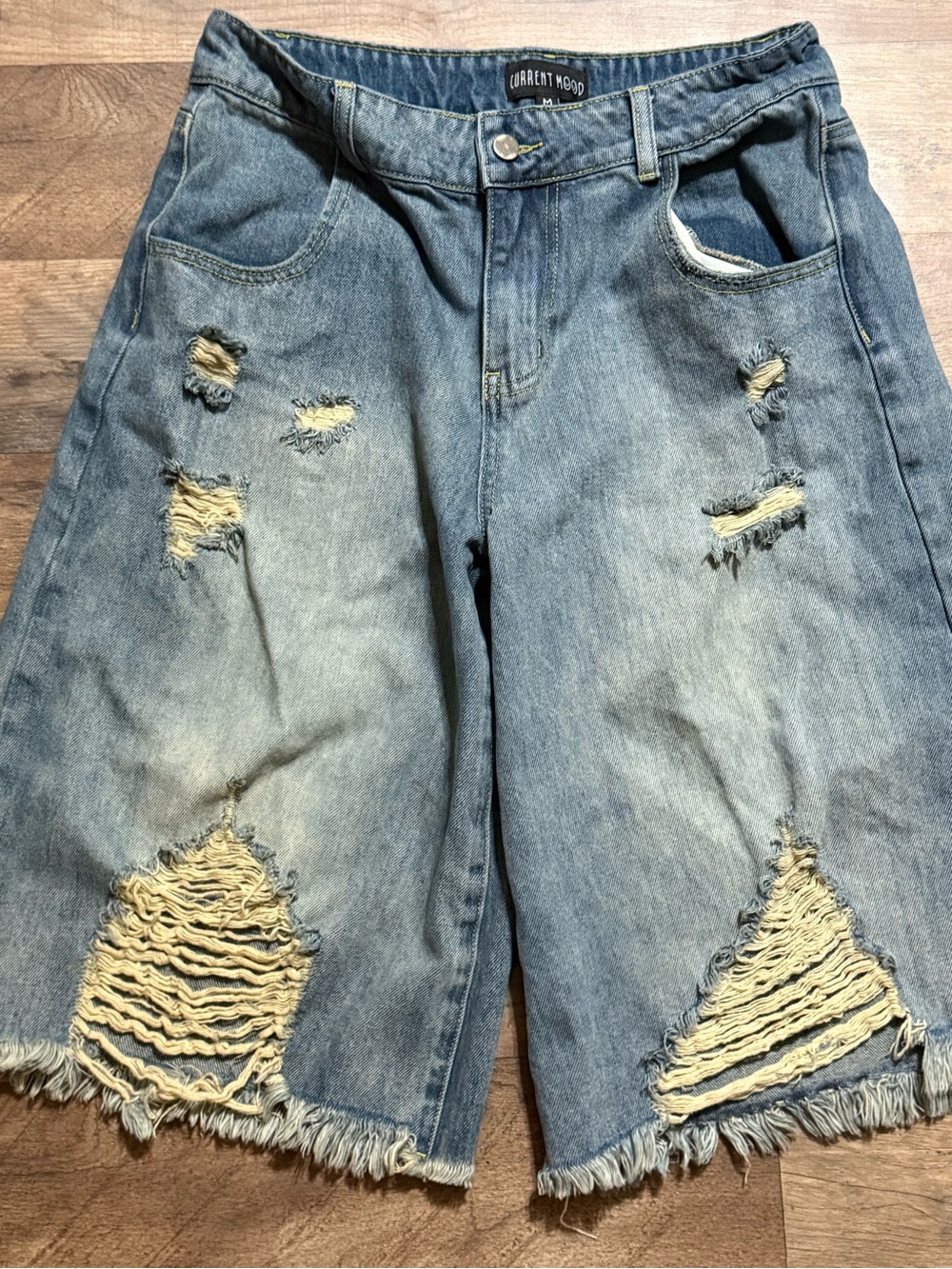 Current Mood Streetwise Maven Distressed Denim Jorts/Shorts Medium Wash•Size M• - Picture 4 of 6